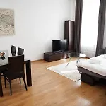 Riverside Palace Apartamento