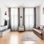 Riverside Palace Apartamento