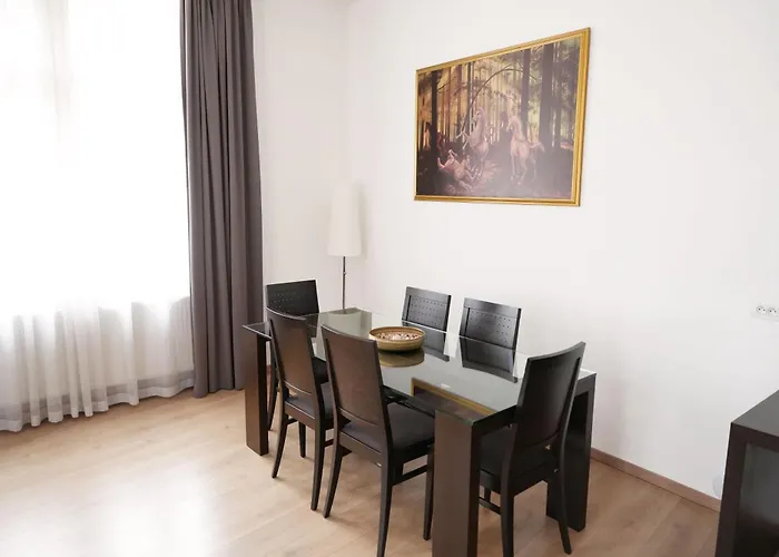 Riverside Palace Apartman *