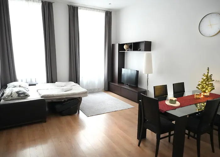 Riverside Palace Apartman *